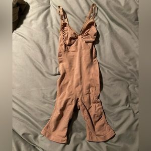 SKIMS mid-thigh bodysuit, size S/M, NWOT